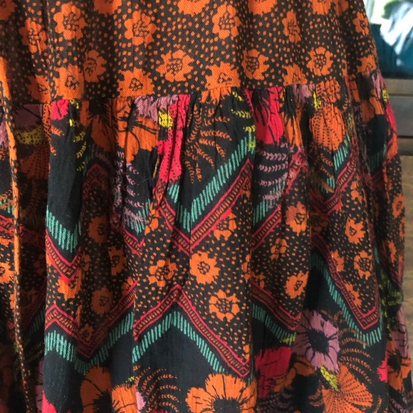 Pom Pom skirt - Picture 3 of 5